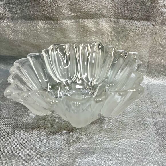 MIKASA Crystal Tulip Satin Frosted Glass Bowl Trinket/Candle/Candy Dish - Picture 2 of 8
